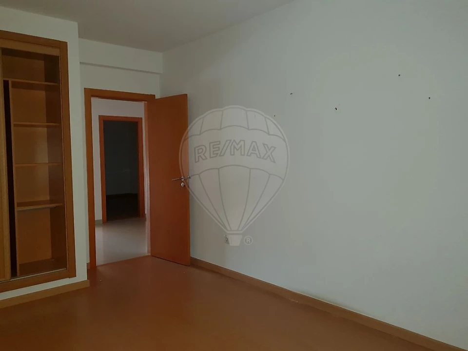 Apartamento T4 para Venda em Pinhal Novo Foto 18