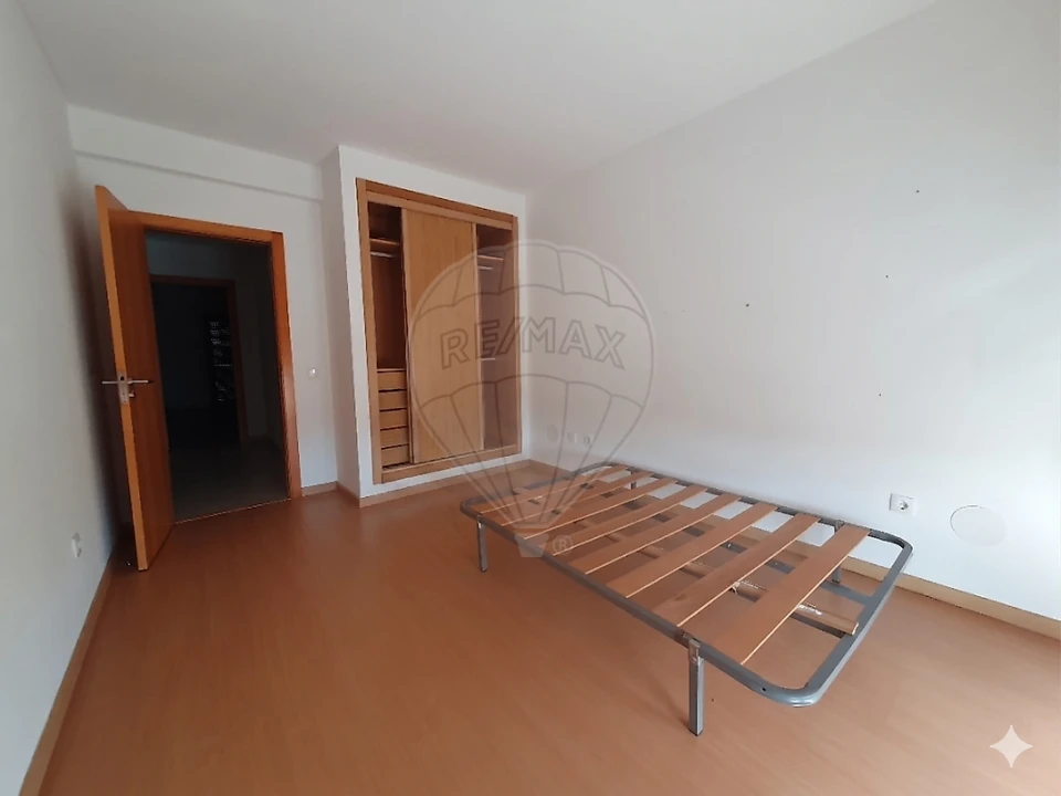 Apartamento T4 para Venda em Pinhal Novo Foto 14