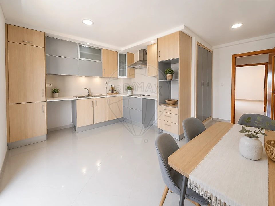 Apartamento T4 para Venda em Pinhal Novo Foto 5
