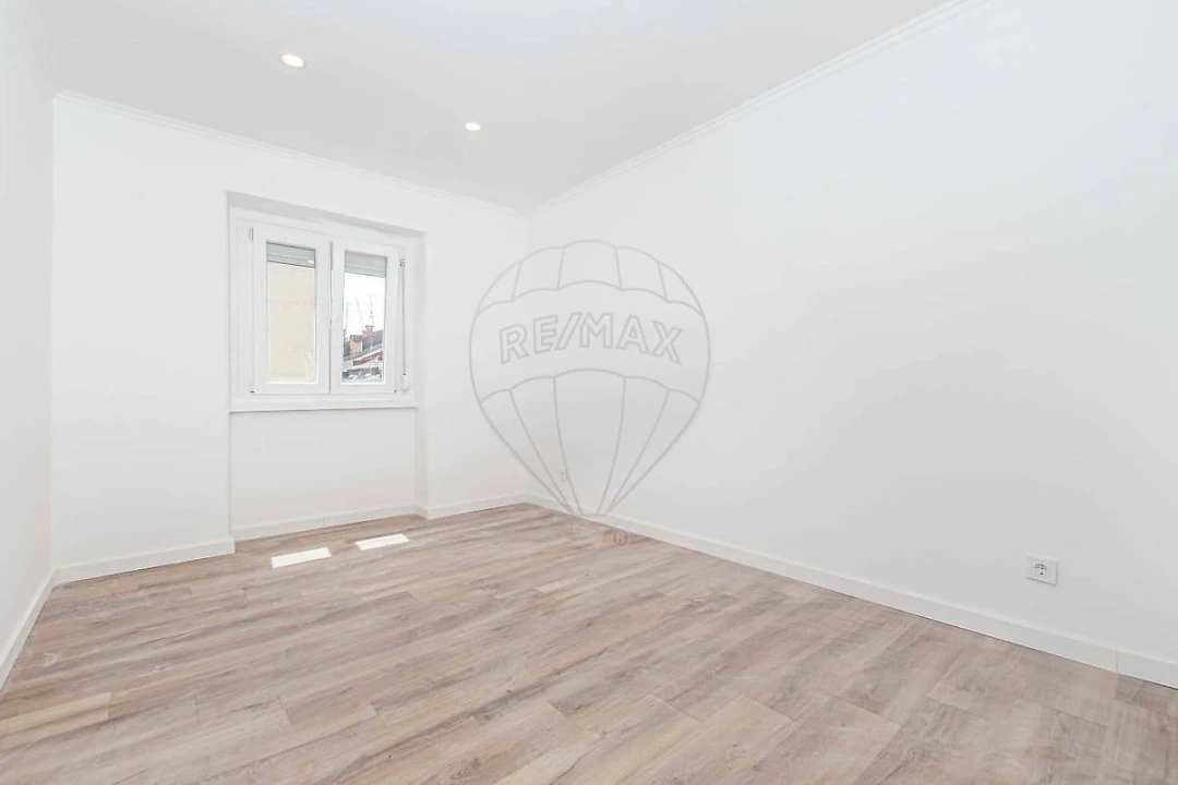 Apartamento T2 para Venda em Moscavide e Portela Foto 1