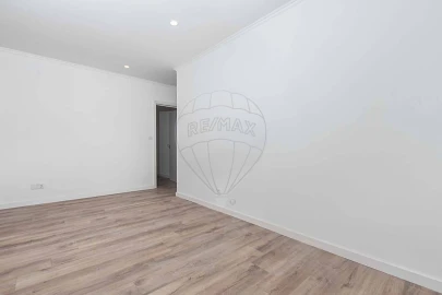 Apartamento T2 para Venda em Moscavide e Portela