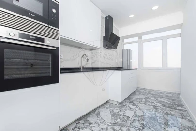 Apartamento T2 para Venda em Moscavide e Portela