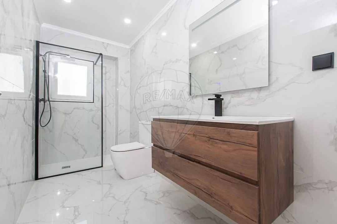 Apartamento T2 para Venda em Moscavide e Portela Foto 16