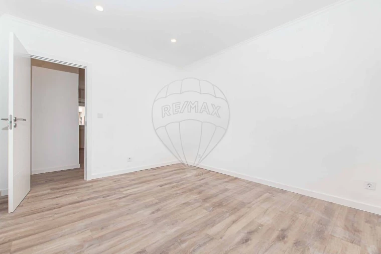 Apartamento T2 para Venda em Moscavide e Portela Foto 10