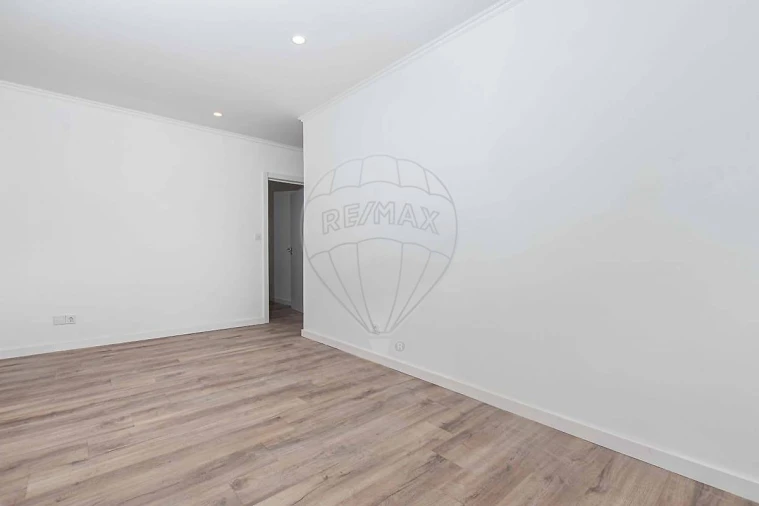 Apartamento T2 para Venda em Moscavide e Portela Foto 9