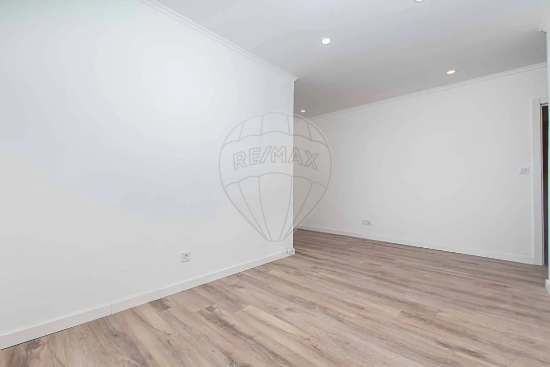 Apartamento T2 para Venda em Moscavide e Portela Foto 3