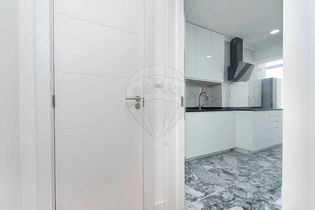 Apartamento T2 para Venda em Moscavide e Portela Foto 8