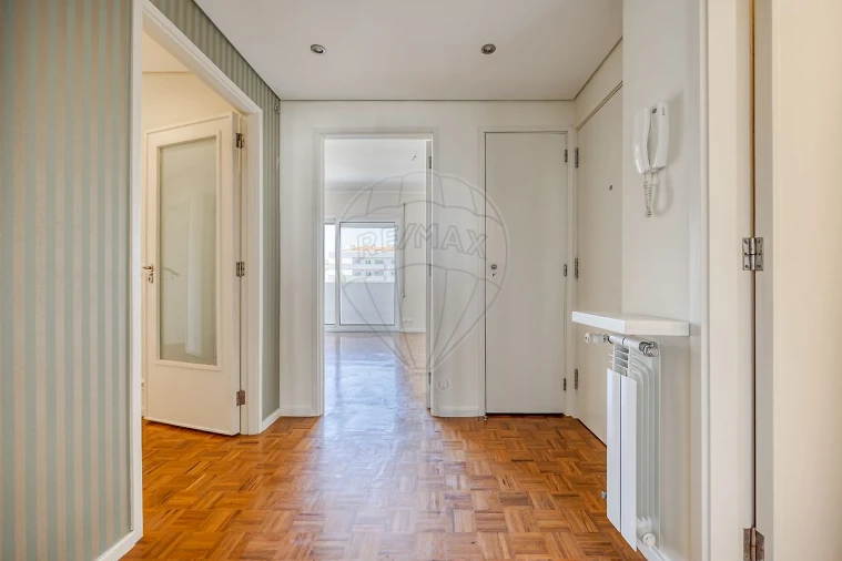 Apartamento T3 para Venda em Espinho Foto 2