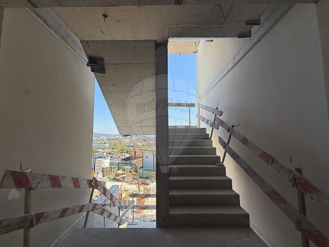 Apartamento T2 para Venda em Campanhã Foto 16