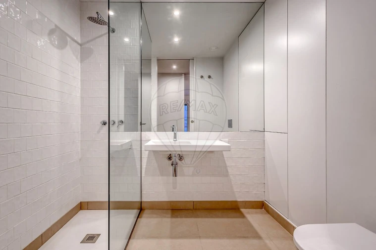 Apartamento T2 para Venda em Campanhã Foto 9