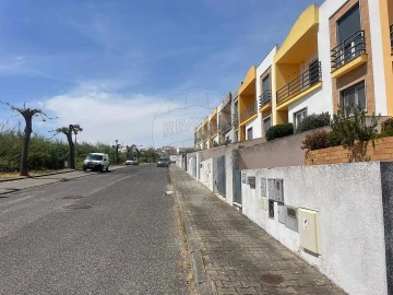 Terreno para Venda em Miragaia e Marteleira