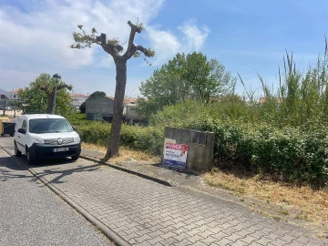 Terreno para Venda em Miragaia e Marteleira