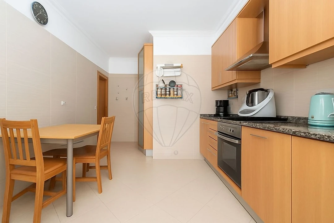 Apartamento T2 para Venda em Vialonga Foto 1