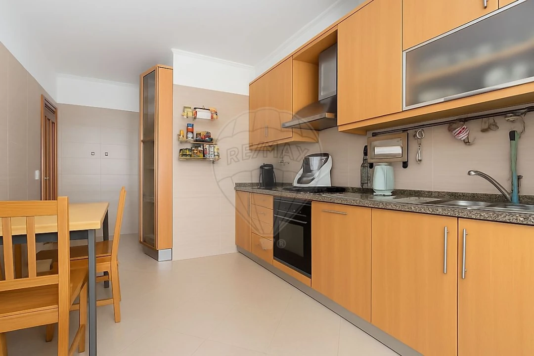 Apartamento T2 para Venda em Vialonga Foto 2