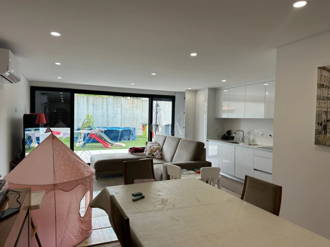 Apartamento T2 para Venda em Canidelo Foto 2