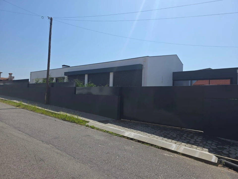 Moradia T3 para Venda em Ovar, São João, Arada e São Vicente de Pereira Jusã Foto 1