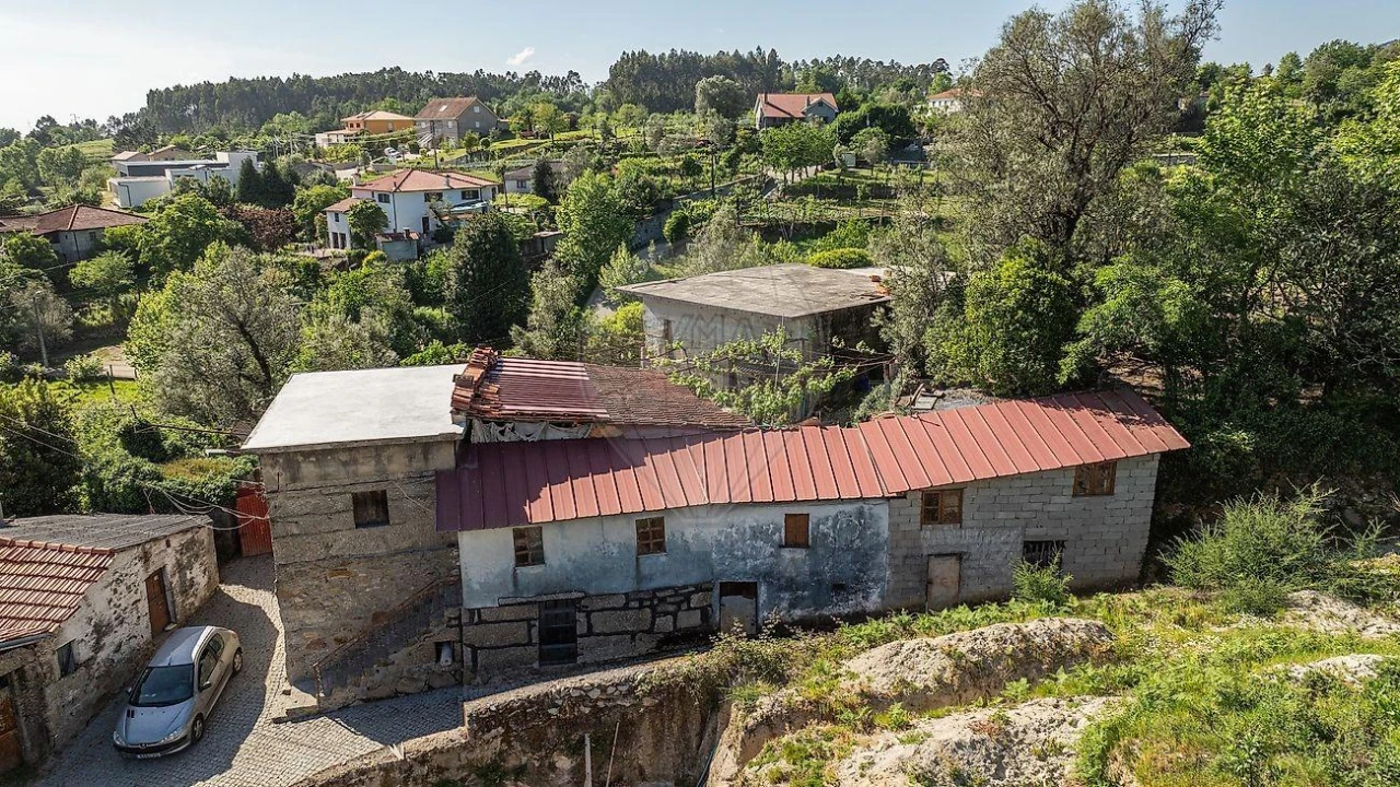 Moradia T3 para Venda em Calvos e Frades Foto 1