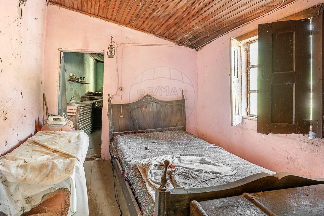 Moradia T3 para Venda em Calvos e Frades Foto 13