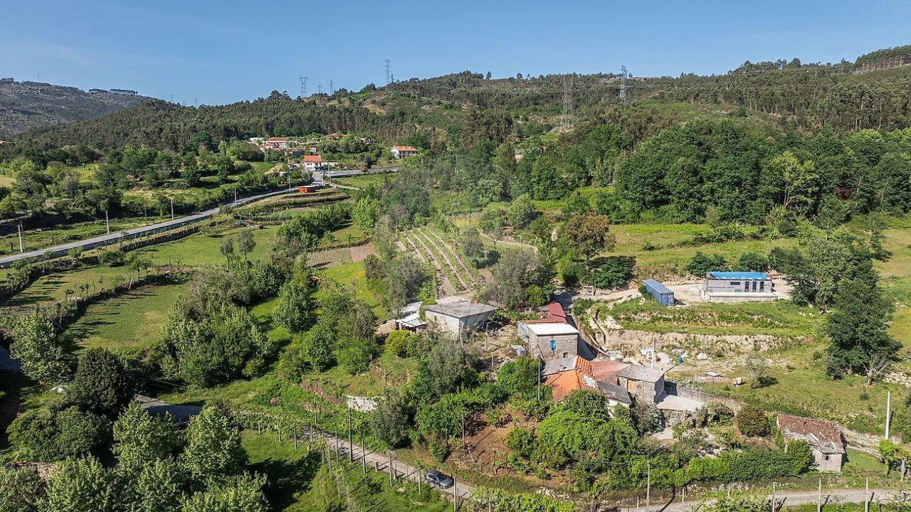 Moradia T3 para Venda em Calvos e Frades Foto 27