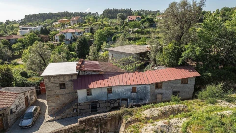Moradia T3 para Venda em Calvos e Frades