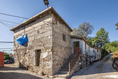 Moradia T3 para Venda em Calvos e Frades