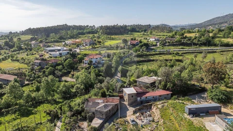 Moradia T3 para Venda em Calvos e Frades