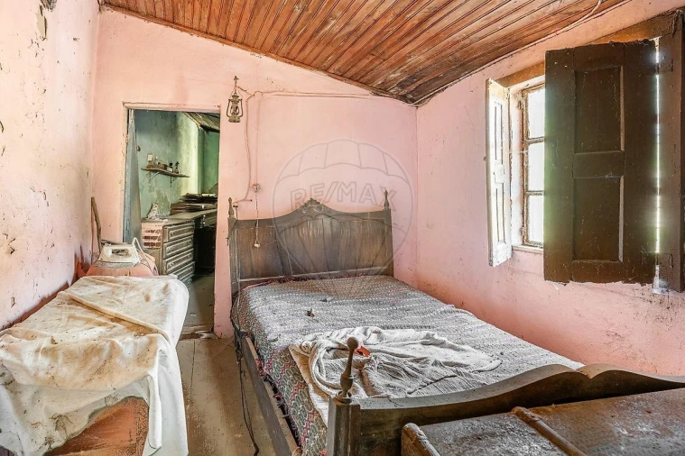 Moradia T3 para Venda em Calvos e Frades Foto 13