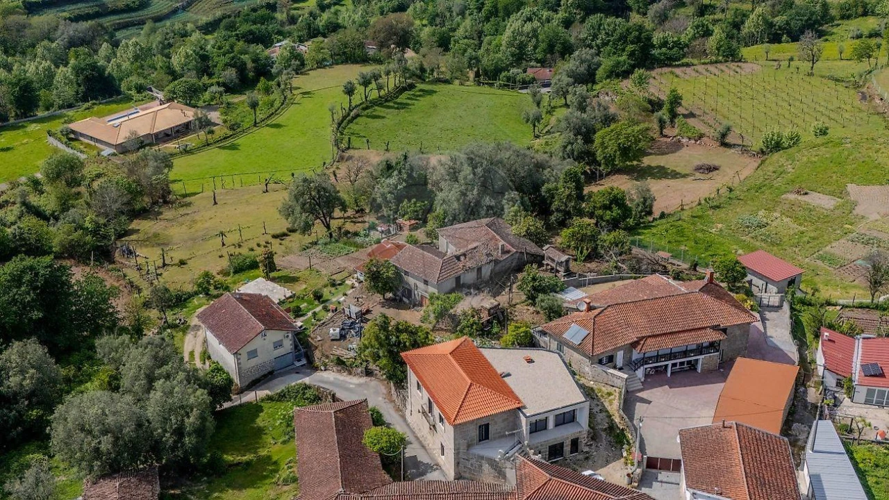 Moradia T3 para Venda em Moimenta Foto 1