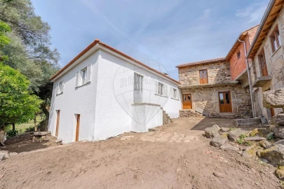 Moradia T3 para Venda em Moimenta