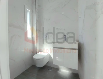 Moradia T2 para Venda em Corroios