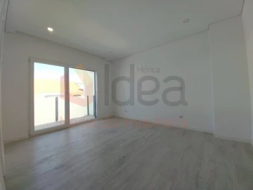 Moradia T2 para Venda em Corroios