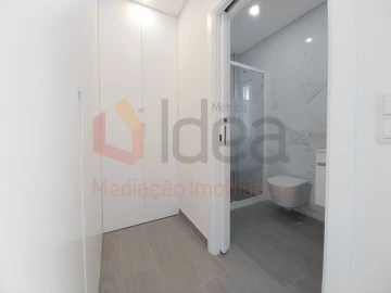 Moradia T2 para Venda em Corroios