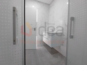 Moradia T2 para Venda em Corroios