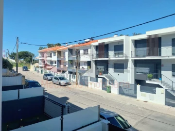 Moradia T2 para Venda em Corroios