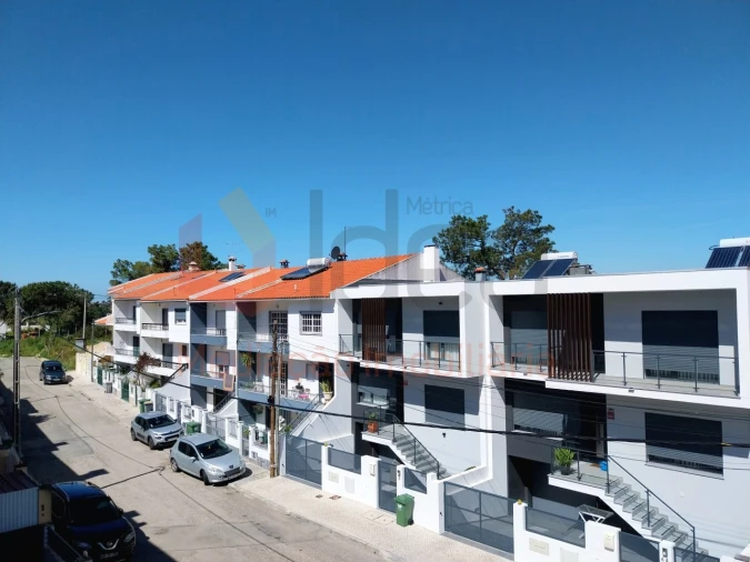 Moradia T2 para Venda em Corroios Foto 18