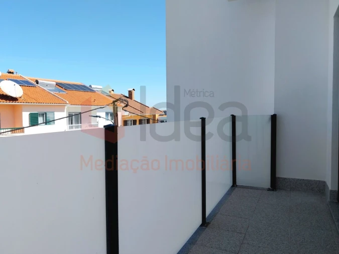 Moradia T2 para Venda em Corroios Foto 19