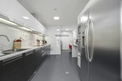 Apartamento T4 para Venda em Avenidas Novas