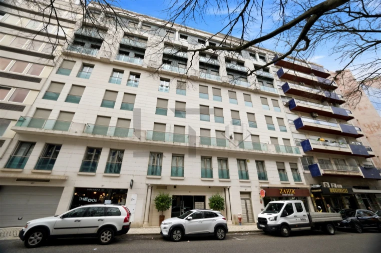 Apartamento T4 para Venda em Avenidas Novas Foto 2