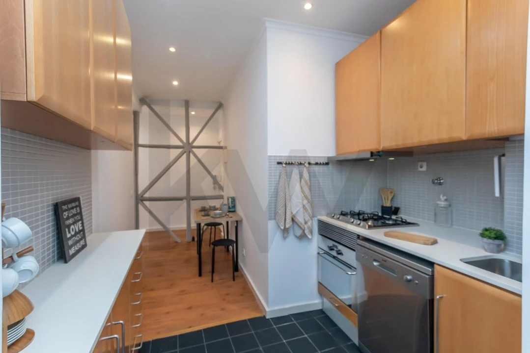 Apartamento T1 para Venda em Santa Maria Maior Foto 6