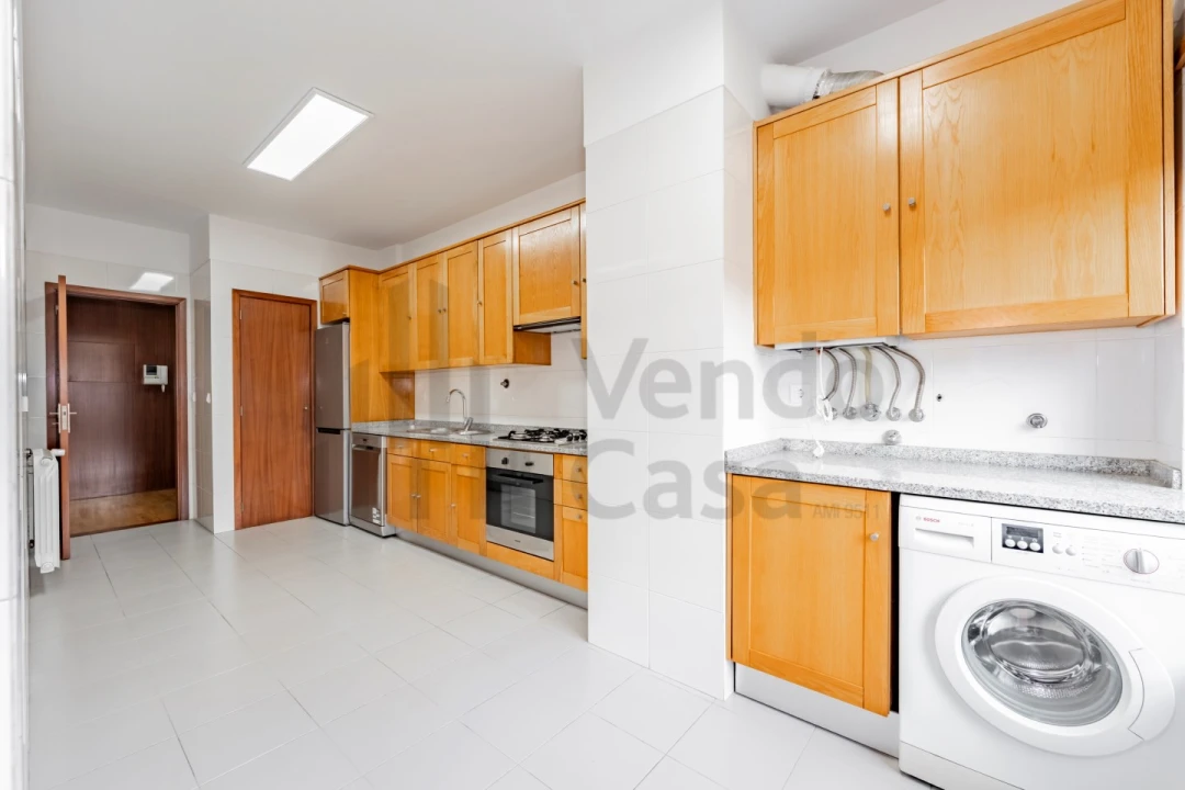 Apartamento T3 para Arrendamento em São Vitor (Braga) Foto 13