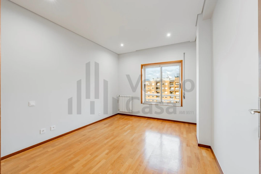 Apartamento T3 para Arrendamento em São Vitor (Braga) Foto 21