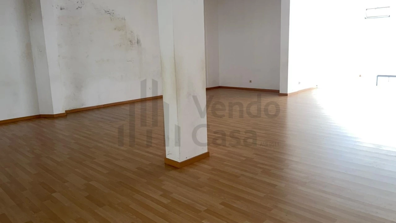 Loja para Arrendamento em São Vitor (Braga) Foto 7