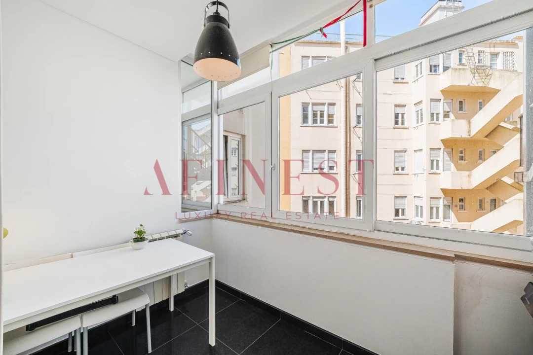 Apartamento T2 para Arrendamento em Areeiro Foto 8