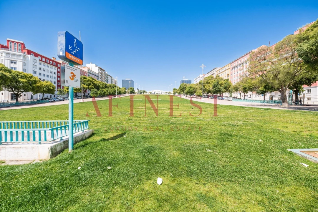 Apartamento T2 para Arrendamento em Areeiro Foto 47