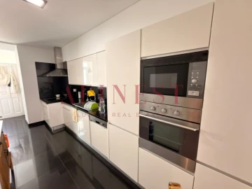 Apartamento T2 para Arrendamento em Areeiro