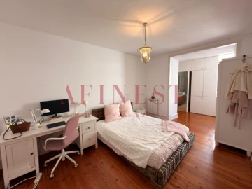 Apartamento T2 para Arrendamento em Areeiro