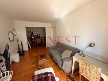 Apartamento T2 para Arrendamento em Areeiro