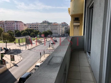 Apartamento T2 para Arrendamento em Areeiro