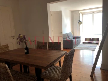 Apartamento T2 para Arrendamento em Areeiro
