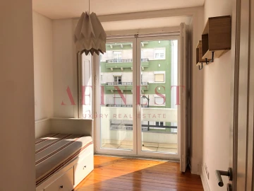 Apartamento T2 para Arrendamento em Areeiro
